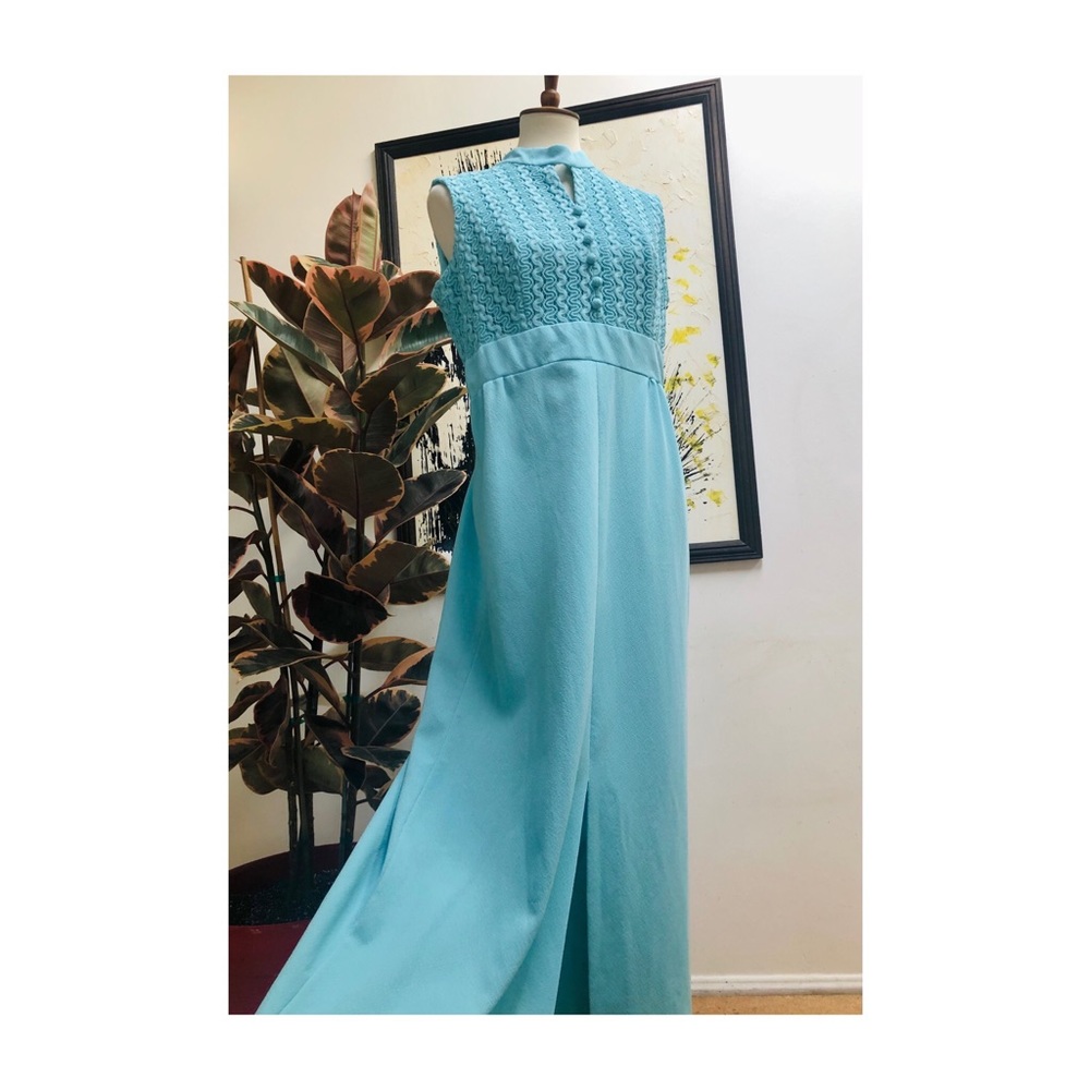 Stunning Vintage Maxi- soft blue 💙